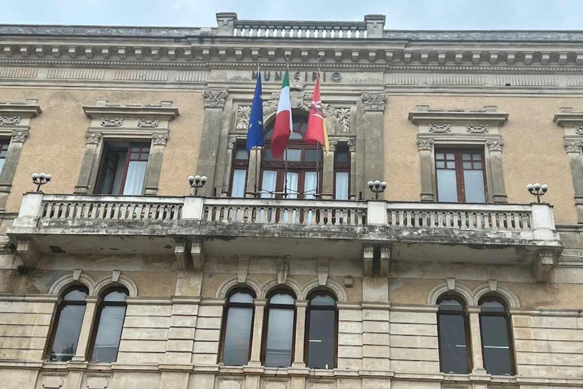 Riposto sempre più vicina ai cittadini: attivo il nuovo canale WhatsApp del Comune