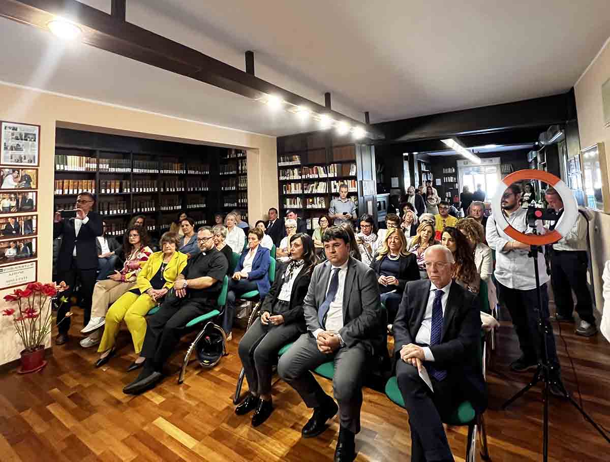 Galleria foto 'Presentata la 10a edizione di “Maggio in…forma” per la lotta al tumore al seno' - foto 1