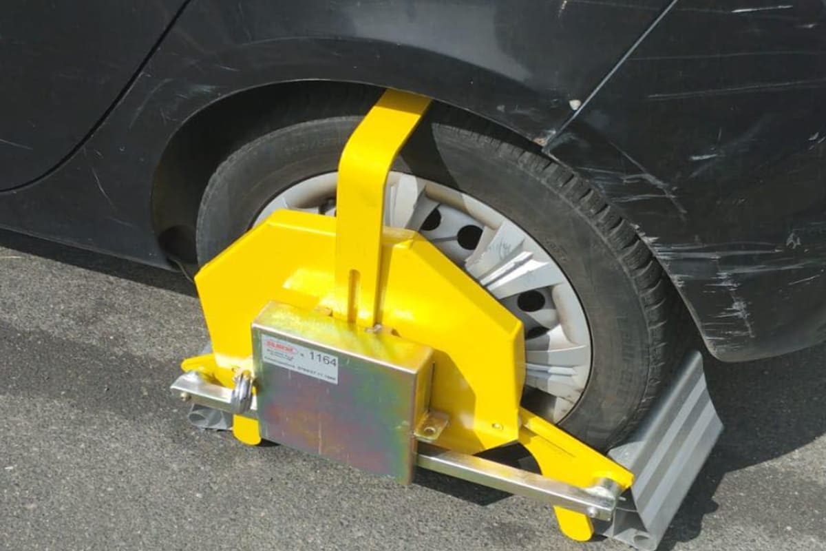 FOTO | Ganascia contro inciviltà e sosta selvaggia: la nuova mossa del Comune di Catania