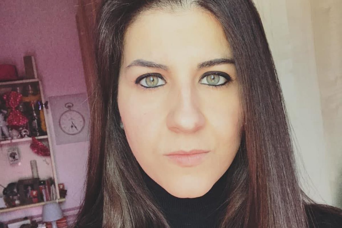 Tragedia in casa, Michela è stata trovata morta nel bagno di casa, aveva 37 anni: disposta l’autopsia