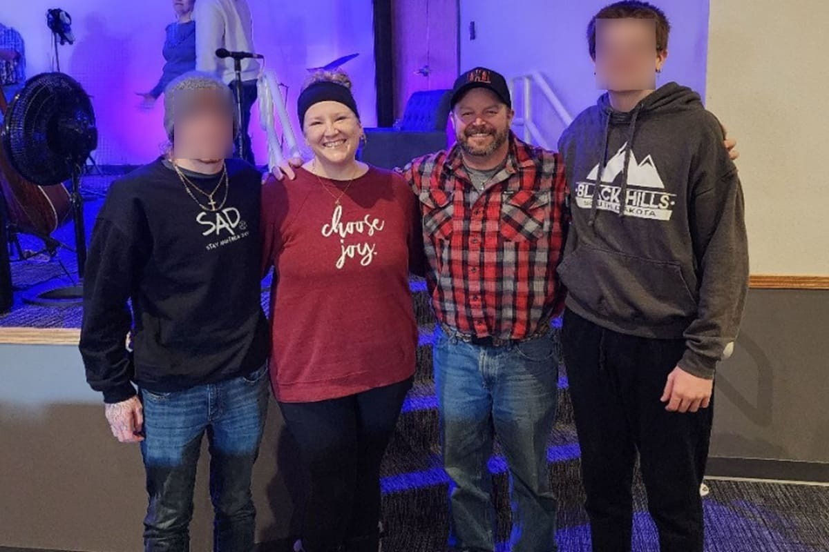 Strage in casa: uomo uccide l’intera famiglia e poi si toglie al vita