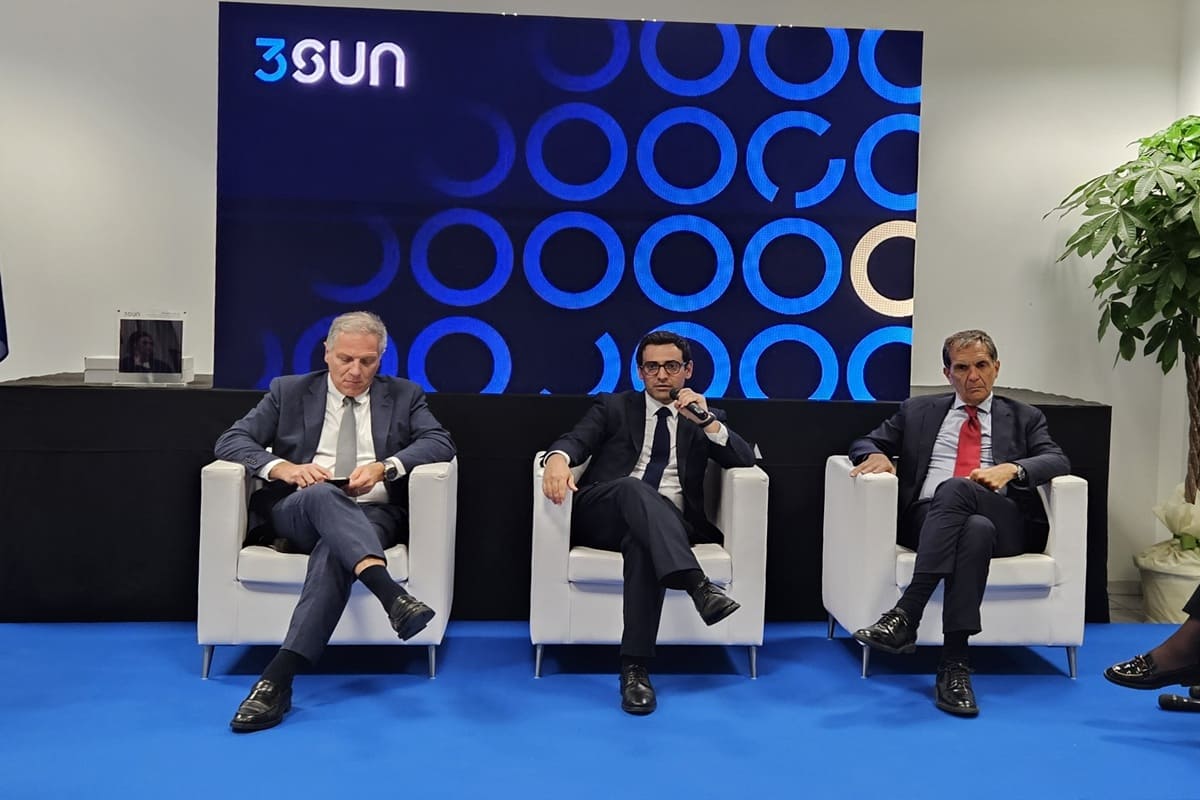 Catania, Séjourné alla gigafactory 3Sun su export e fotovoltaico: “Troveremo un mercato”