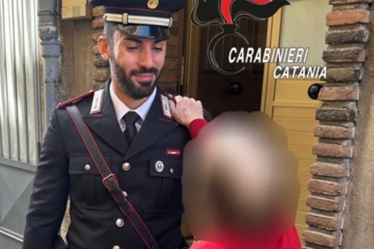 Tentano di truffare una 87enne nel Catanese spacciandosi per Carabinieri: denunciati