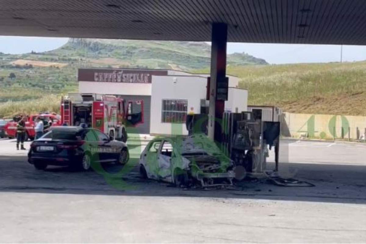 Agrigento, auto prende fuoco al distributore: c’è una vittima