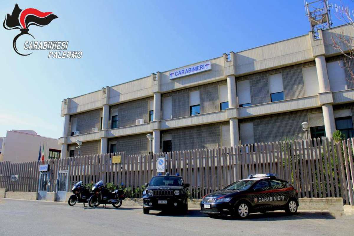 Paura a Bagheria, un 17enne non si ferma all’alt e investe un carabiniere: arrestato