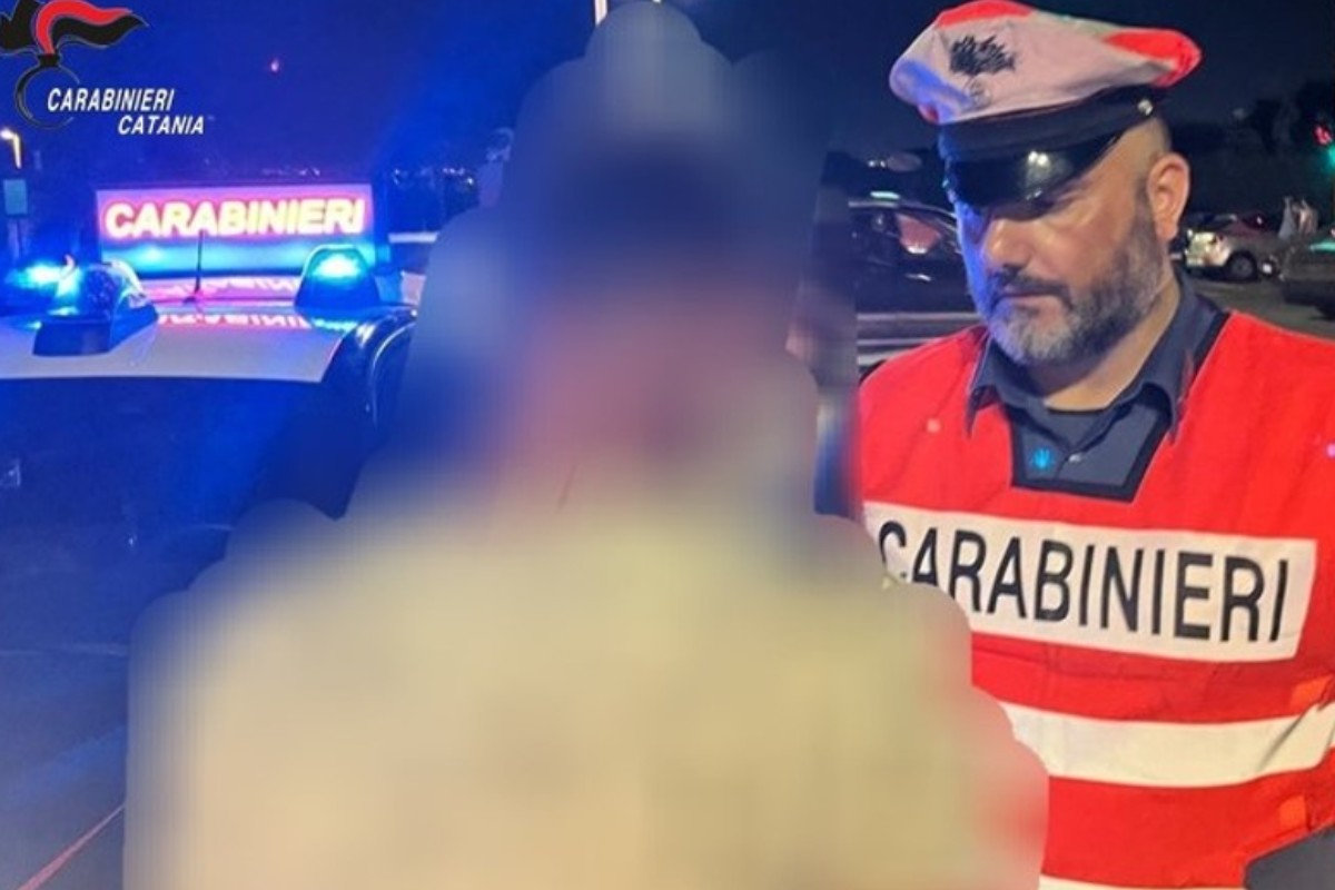Evade dai domiciliari, viene fermato e mente sulla sua identità: un arresto a Catania