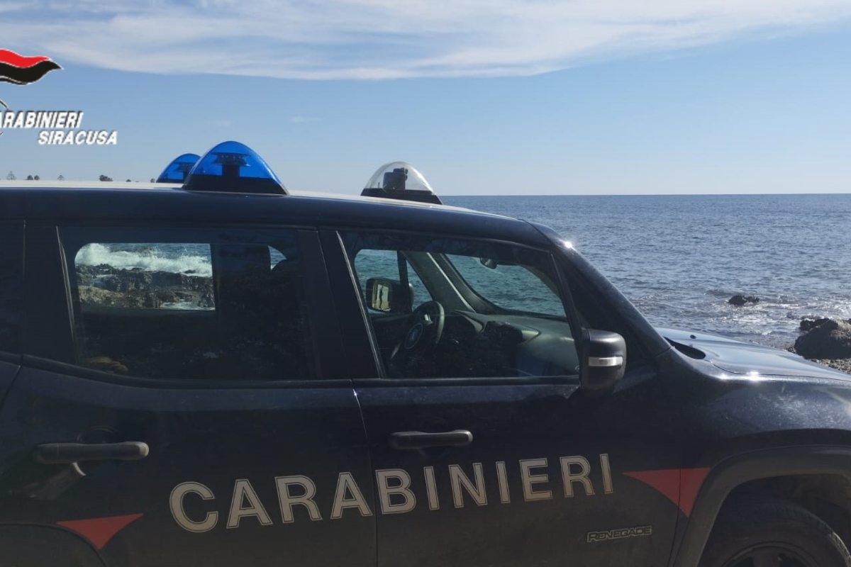 Melilli, uomo trovato morto dopo una caduta in scarpata: indagano i Carabinieri