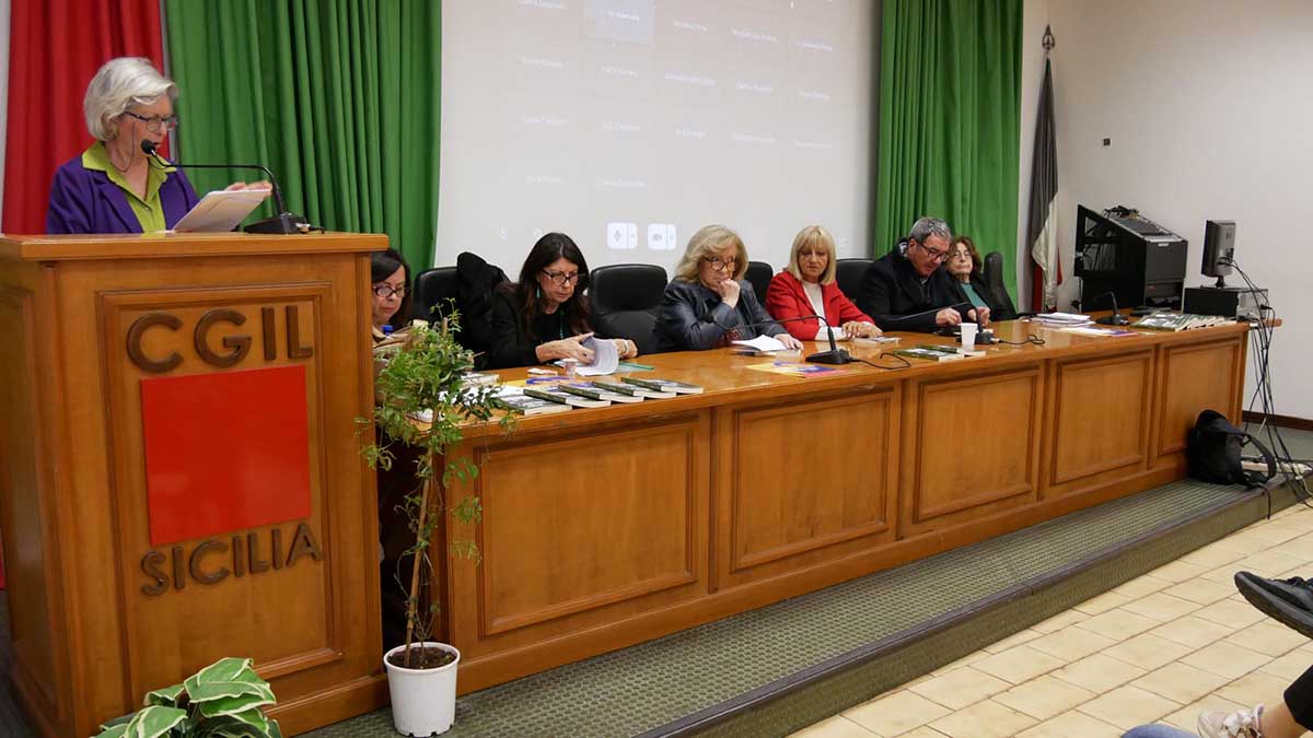 Un libro racconta quelle donne che non si arresero: la storia, le battaglie e le vittorie delle gelsominaie