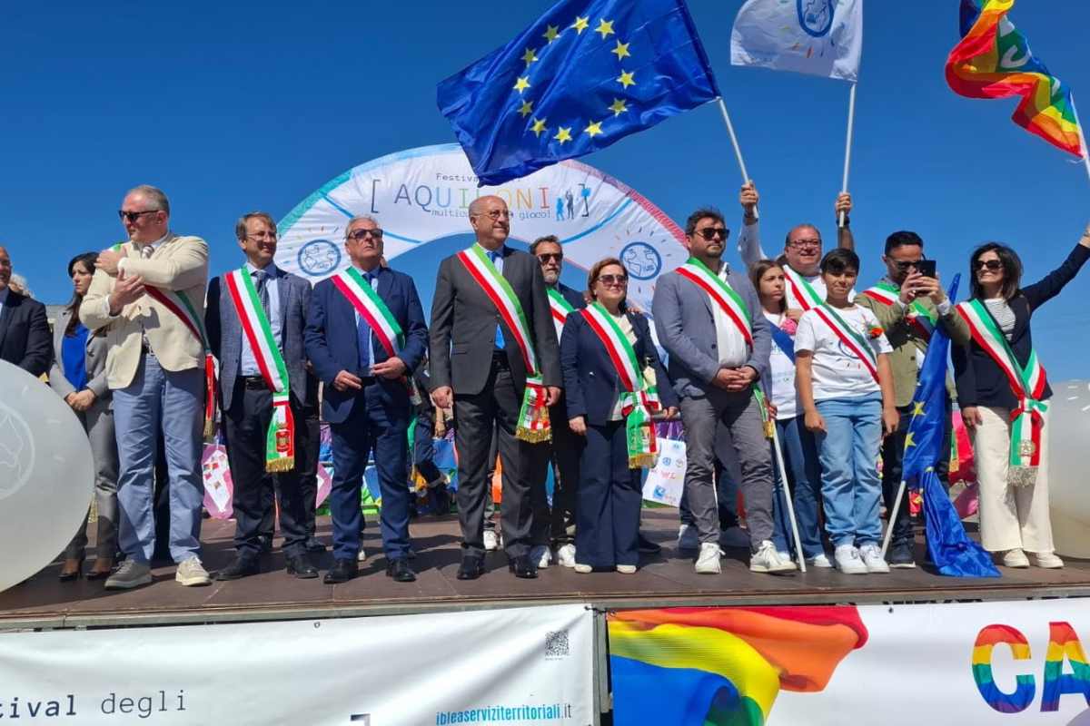 Oggi ultima tappa a Carlentini del Festival degli Aquiloni, Amenta: “Iniziativa che sottolinea l’importanza dell’integrazione”