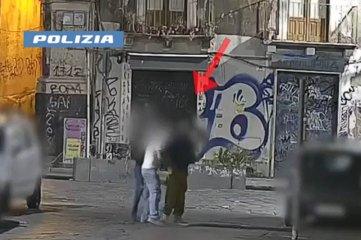VIDEO | Paura a Catania, giovani minacciati con una spranga e derubati: arrestati due 25enni
