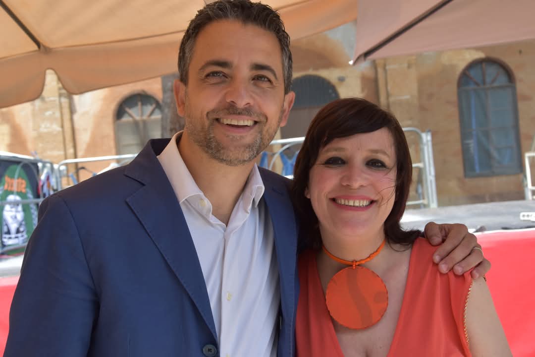 In centinaia per Mari Albanese e Marco Furfaro Villa Filippina