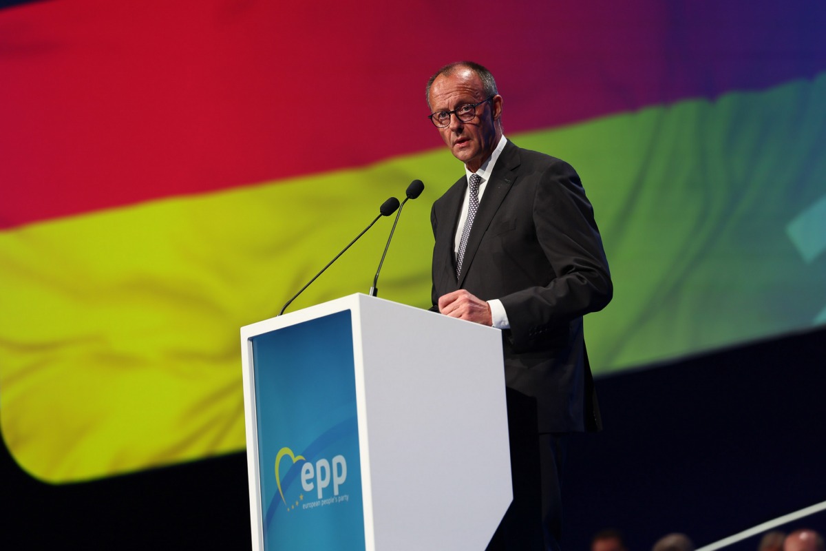 Caos politico in Germania: Merz non riceve la fiducia dal Bundestag, rischio instabilità