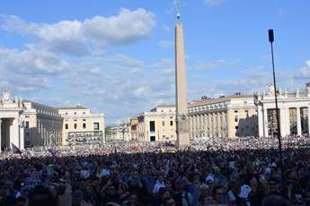 Papa Leone XIV, oggi il Regina Coeli: attesi 150mila fedeli a San Pietro