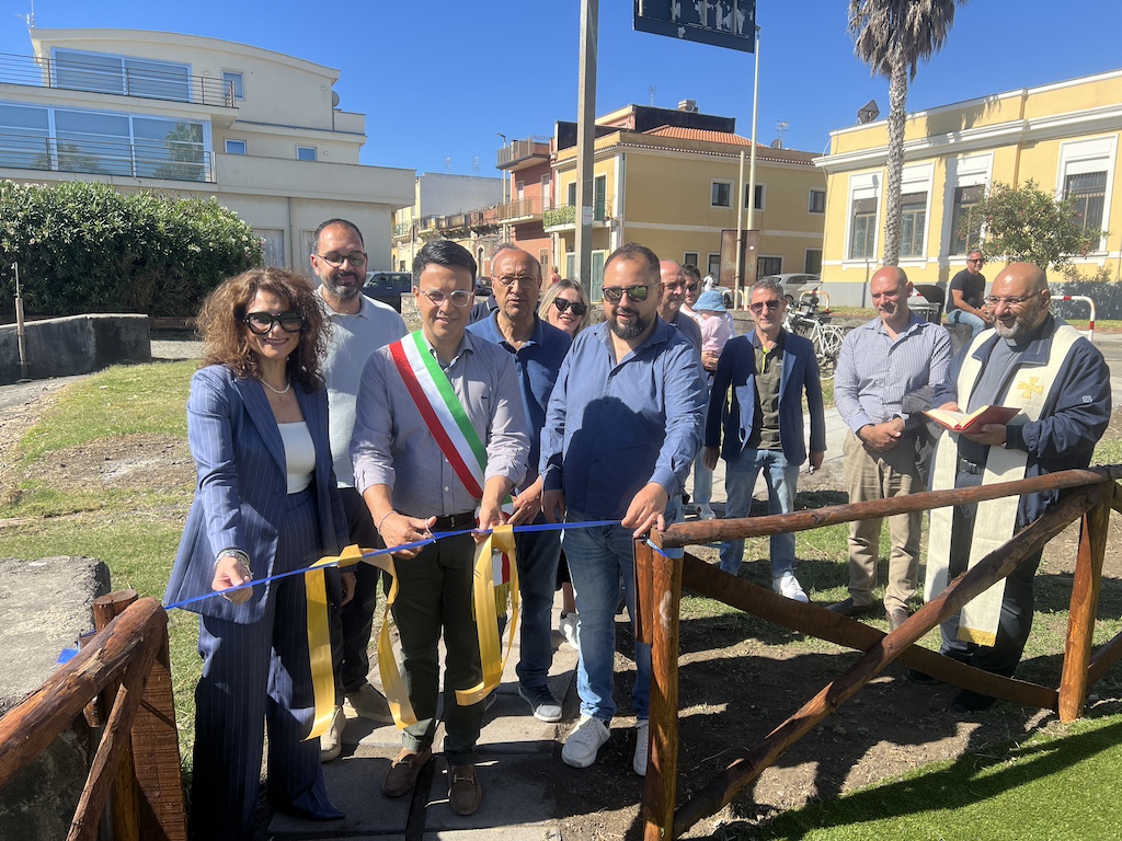 Riposto, restituito alla comunità un luogo di gioco e incontro: inaugurata l’area ludica di Torre Archirafi
