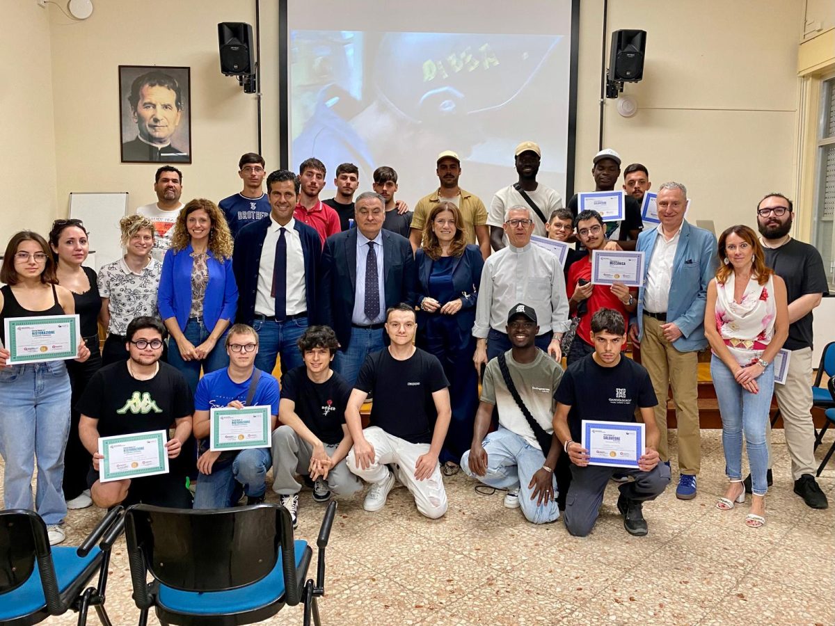 L’Assessore Aristide Tamajo consegna 60 diplomi professionali a giovani delle Case Salesiane di Palermo