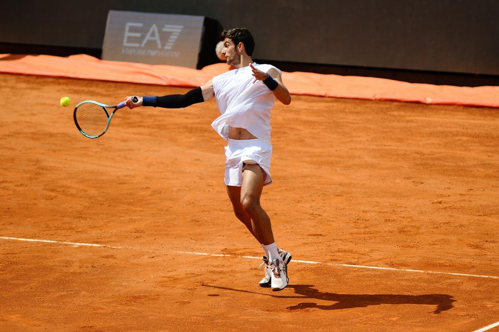 Tennis, Tiafoe ko in 4 set: Musetti vola in semifinale a Parigi Tennis, Tiafoe ko in 4 set: Musetti vola in semifinale a Parigi