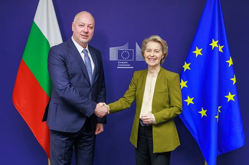Ue, parere favorevole Bce a adozione euro in Bulgaria da gennaio 2026