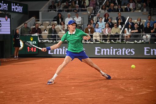 Tennis, Sinner in semifinale a Parigi