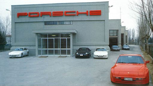Porsche Italia festeggia 40 anni con edizioni speciali di 911 e Taycan