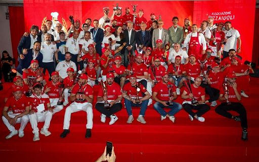 Il pizzaiuolo giapponese Yoshi Ootusubo vince il Trofeo Caputo