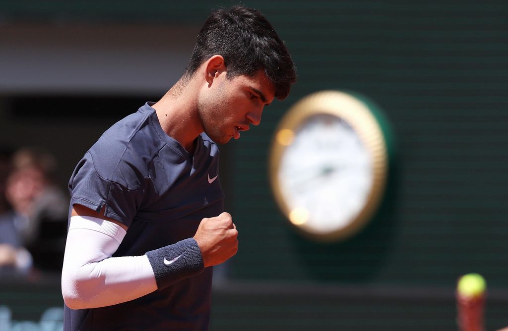 Sinner ko dopo cinque set e cinque ore, Alcaraz vince anche il Roland Garros