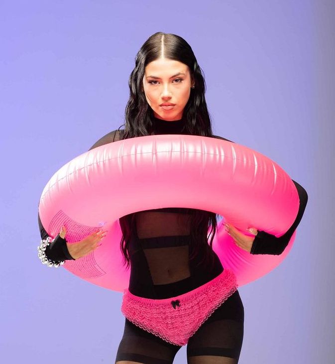 Anna la “Vera baddie” della musica esce con “Désolée” Anna la “Vera baddie” della musica esce con “Désolée”