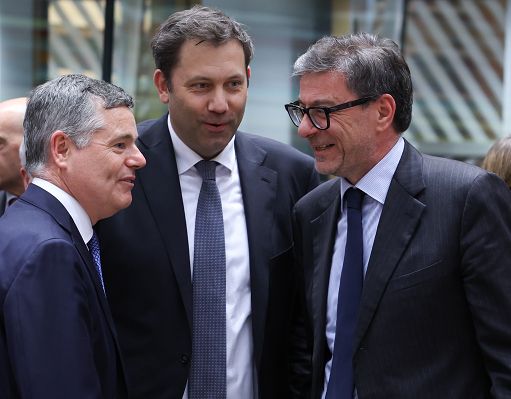 FT: Italia, Spagna e Grecia vincintori su tensioni titoli di Stato