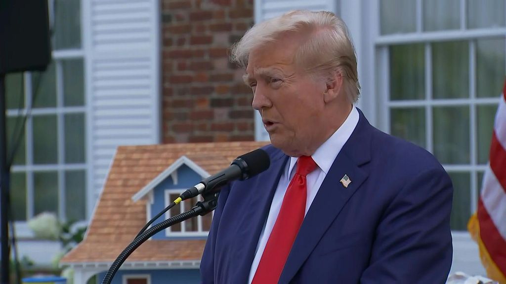 Proteste Los Angeles, Trump: libereremo città dai nemici stranieri Proteste Los Angeles, Trump: libereremo città dai nemici stranieri