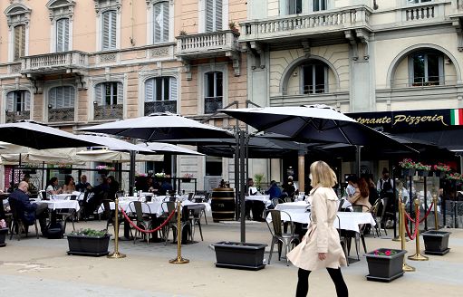 Confcommercio: nel terziario è emergenza, mancano 260mila lavoratori