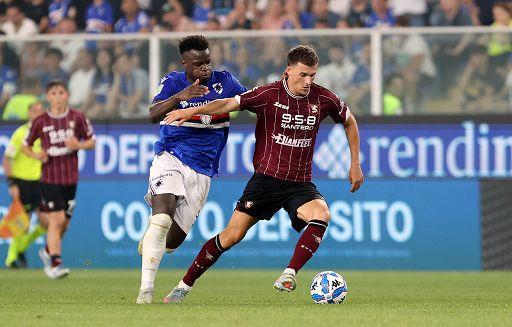 Caos Salernitana, intossicazione alimentare per giocatori e staff