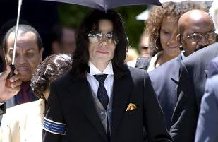 Tv, dal 25 giugno arriva la docu-serie “Processo a Michael Jackson”