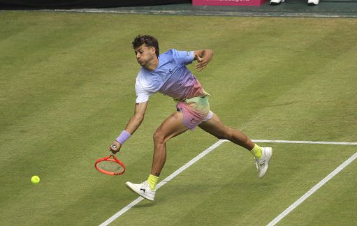 Tennis, ad Halle Cobolli fuori ai quarti, avanza Zverev