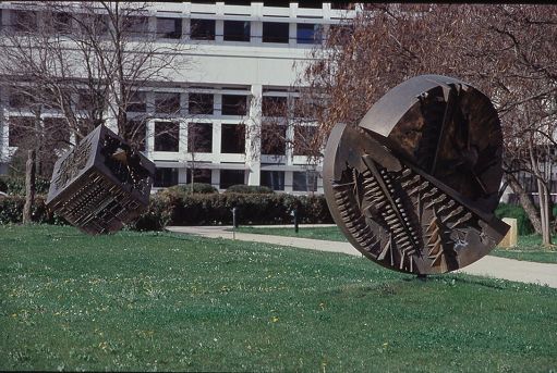 Pietro Barilla e quel dialogo con Arnaldo Pomodoro: l’omaggio dell’azienda