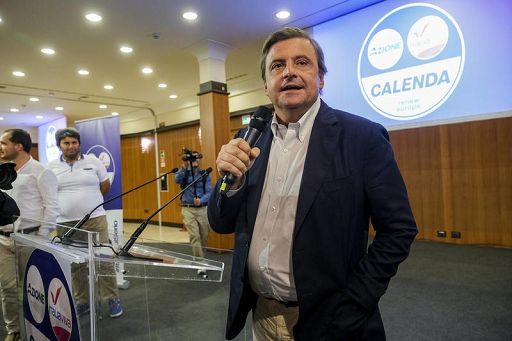 Riforme, Calenda: serve assemblea costituente 100 membri non ricandidabili Riforme, Calenda: serve assemblea costituente 100 membri non ricandidabili
