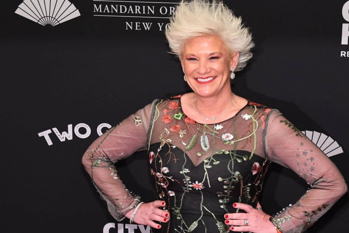 Chef morta improvvisamente in casa a 55 anni: addio ad Anne Burrell