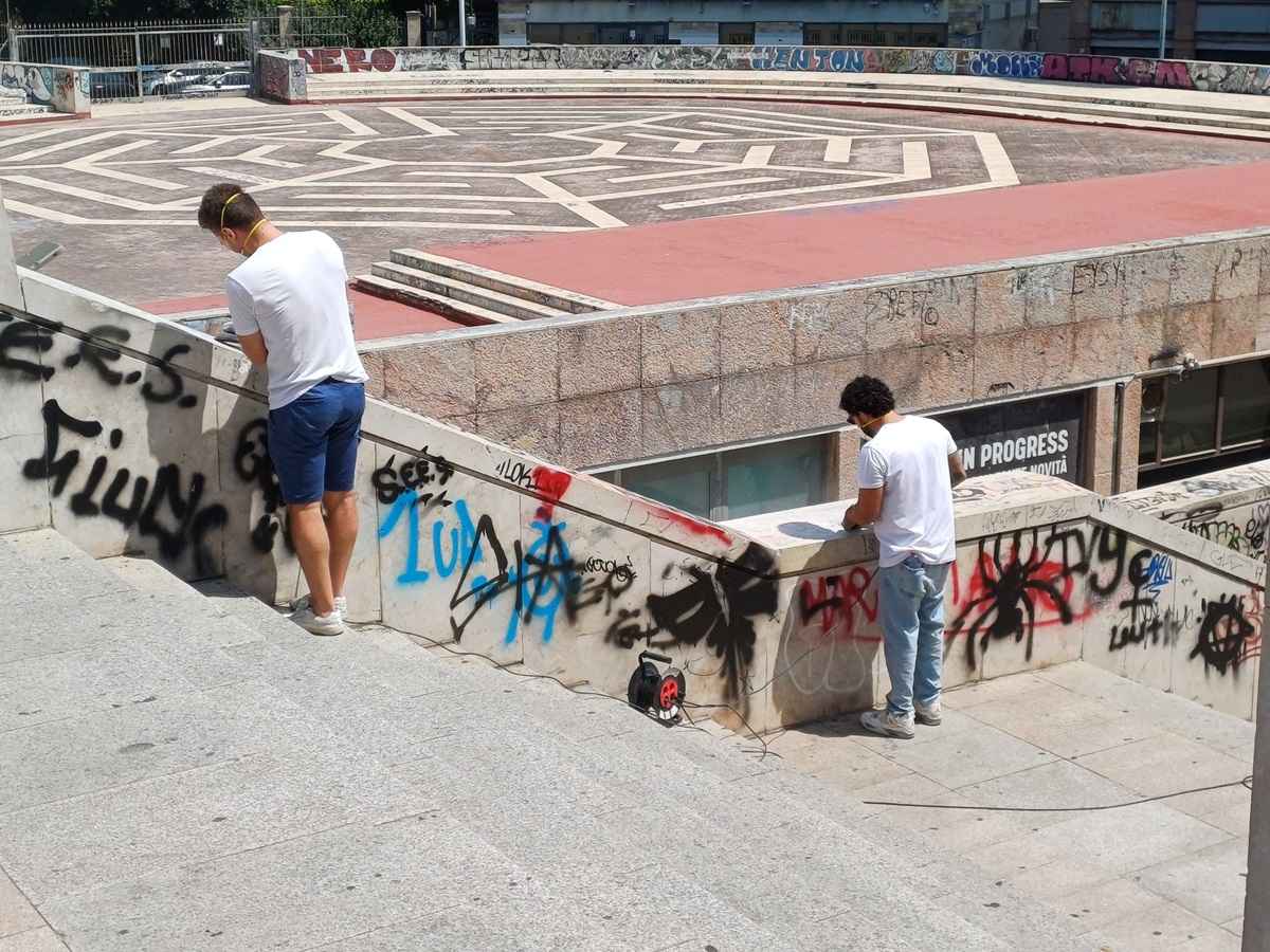 Catania, volontari Enel in campo per riqualificazione del labirinto ottagonale di Largo Paisiello