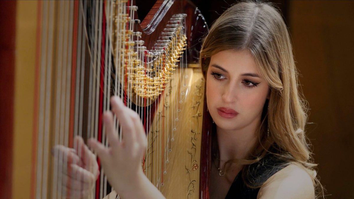 Un viaggio di luce e sospensione con “Sotto le Dita – Barocco all’Arpa”