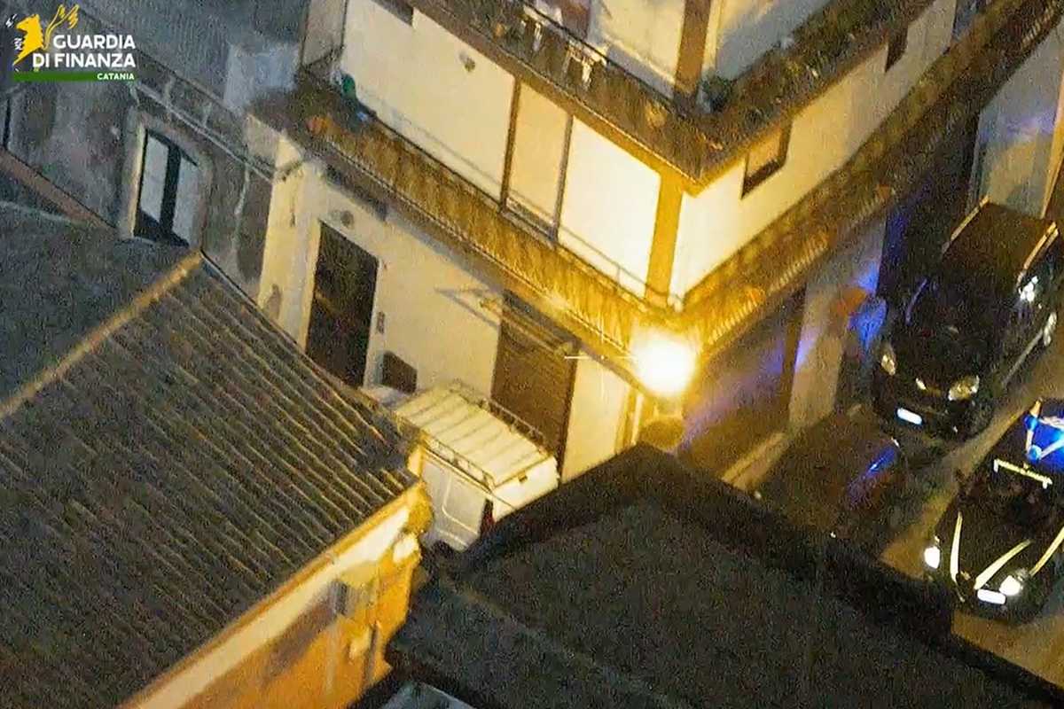 Mafia, l’affronto al boss Orazio Scuto mentre era dietro le sbarre: “Lo voglio trovare tutto ingessato”