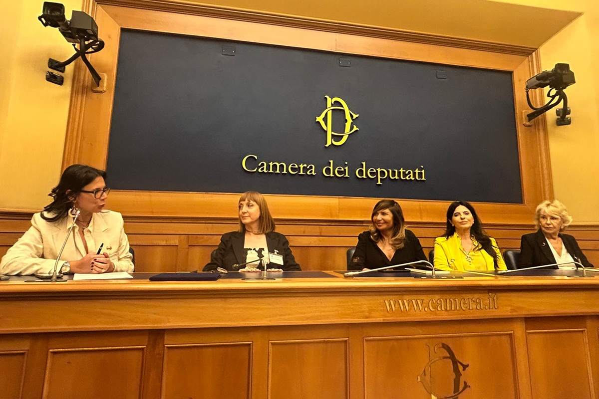 Presentazione di Maggio In..forma contro il tumore al seno alla Camera dei Deputati