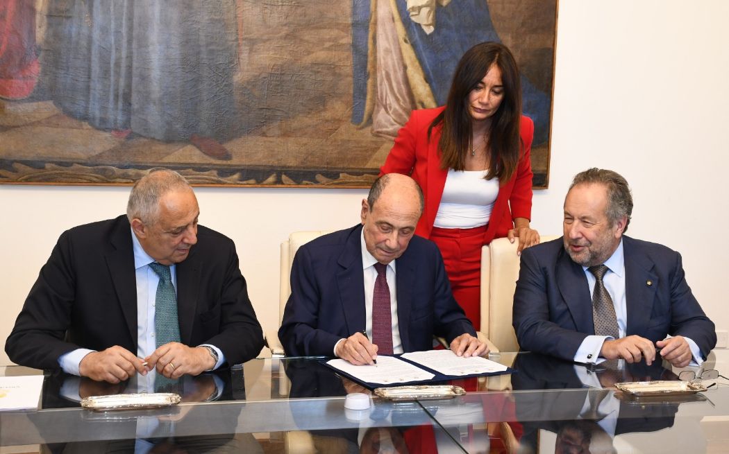 Regione, sicurezza di personale sanitario e 118 a Palermo: firmati due protocolli con la Prefettura