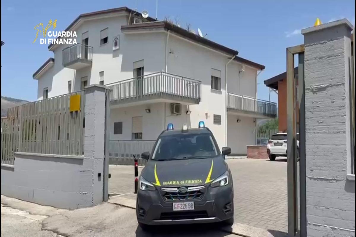 La maxi truffa sul bonus facciate 90% allo Zen di Palermo: sequestro da 1,2 milioni