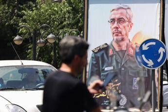 Iran spegne WhatsApp e Telegram: “Israele li usa per uccidere”