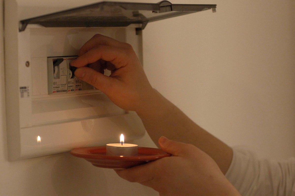 Palermo, notte di blackout in diverse zone della città: necessario l’intervento dell’Enel