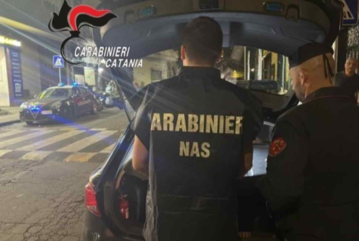 Minaccia col coltello operatori del centro accoglienza, scatta il panico a Catania