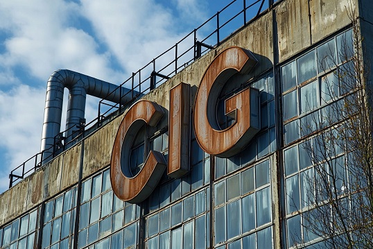 Luci e ombre sulle ore di cassa integrazione, ma l’Isola può (quasi) sorridere