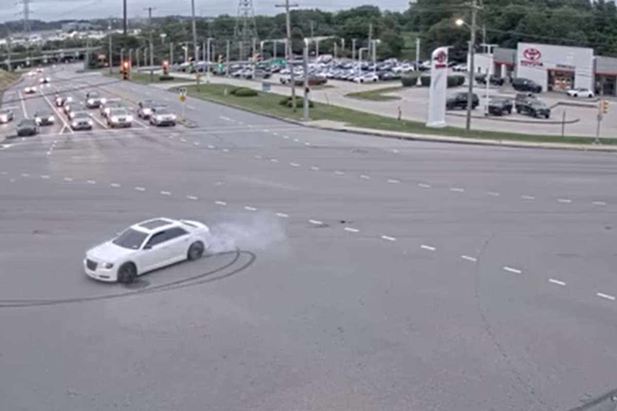 VIDEO | Gara alla “Fast & Furious” in strada: le riprese dello show illegale