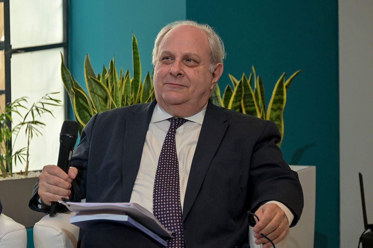 Iran-USA, Mario Giro al QdS: “Guerra apocalittica senza scopo. Italia e Sicilia? Rischio diretto lontano”