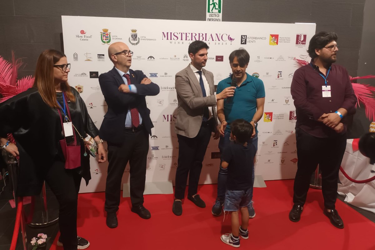 Galleria foto '“Misterbianco Wine Awards 2025”, si è conclusa una terza edizione strepitosa con l’assegnazione dei premi ai produttori' - foto 2