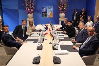 Nato, Meloni firma l’accordo sul 5%: “Spese sostenibili, nessun euro verrà tolto a priorità Italia”