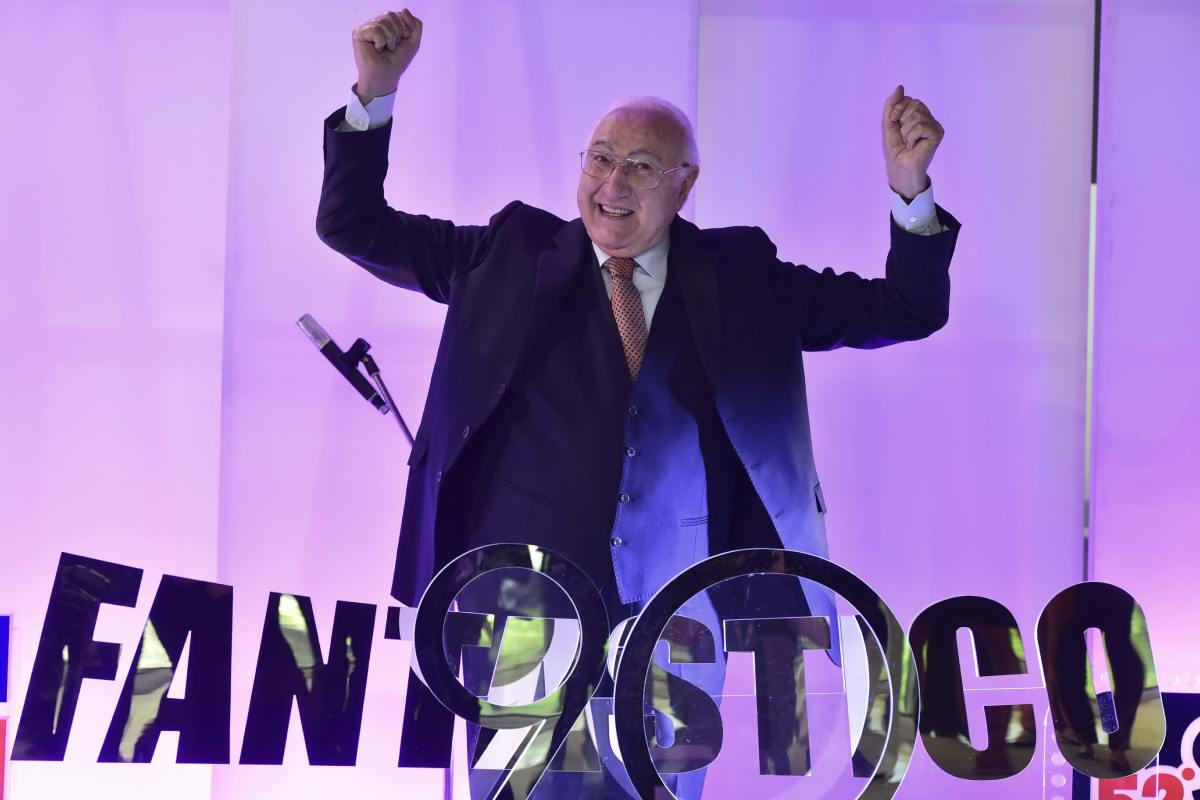 Buon compleanno, Pippo Baudo: l’icona della televisione italiana compie 89 anni